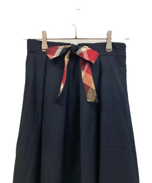 BLUE LABEL CRESTBRIDGE（ブルーレーベルクレストブリッジ）BLUE LABEL CRESTBRIDGE (ブルーレーベルクレストブリッジ) スカート ネイビー サイズ:38の古着・服飾アイテム