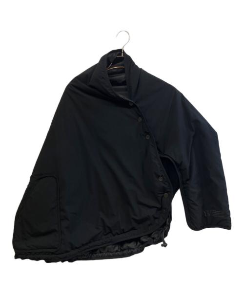 Y's（ワイズ）Y's (ワイズ) POLYESTER PADDED TYPEWRITER LEFT SLEEVE CAPE ブラック サイズ:2の古着・服飾アイテム
