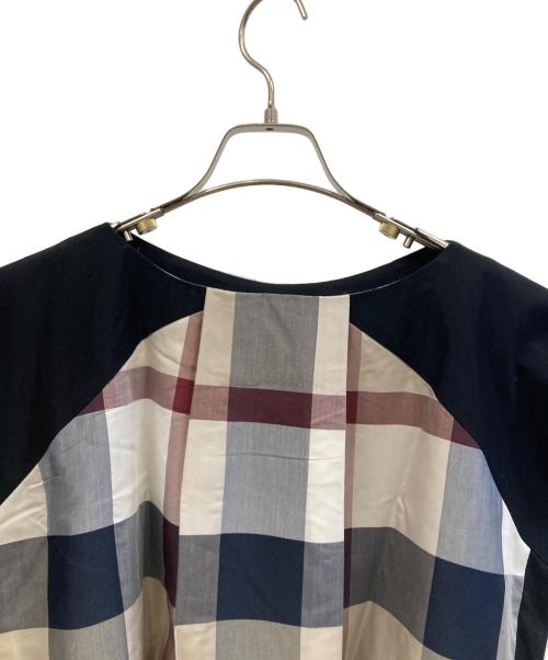 BURBERRY BLUE LABEL（バーバリー ブルー レーベル）BURBERRY BLUE LABEL (バーバリー ブルー レーベル) 半袖カットソー ブラック×ブラウン サイズ:38の古着・服飾アイテム