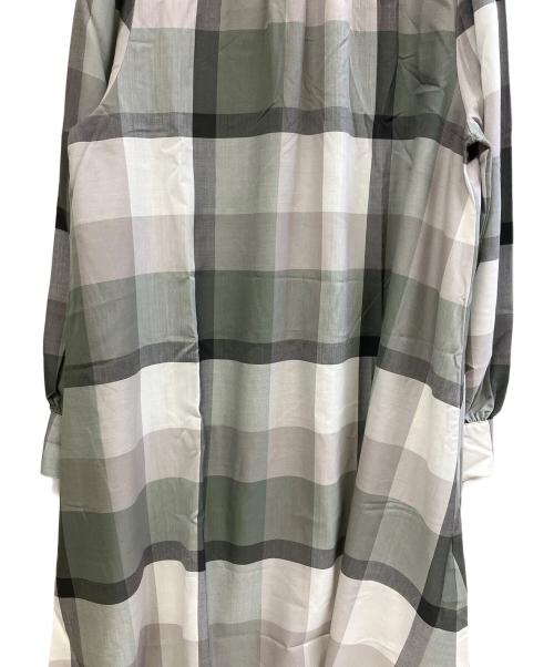 BLUE LABEL CRESTBRIDGE（ブルーレーベルクレストブリッジ）BLUE LABEL CRESTBRIDGE (ブルーレーベルクレストブリッジ) 長袖ワンピース グレー サイズ:38 未使用品の古着・服飾アイテム