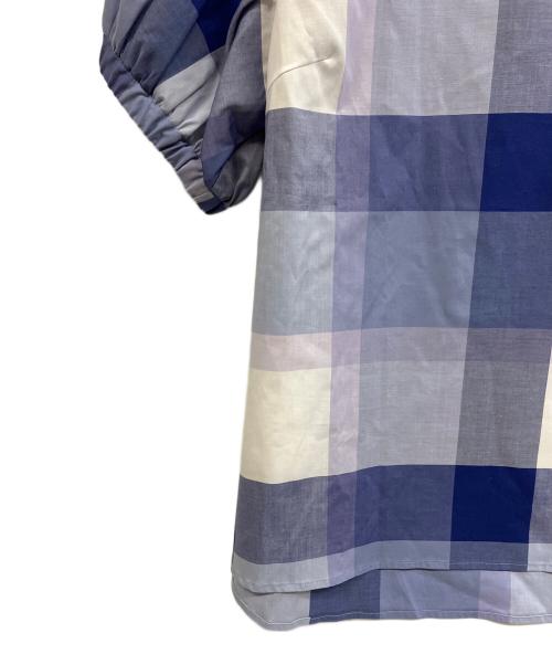 BLUE LABEL CRESTBRIDGE（ブルーレーベルクレストブリッジ）BLUE LABEL CRESTBRIDGE (ブルーレーベルクレストブリッジ) 半袖ブラウス ブルー サイズ:38の古着・服飾アイテム