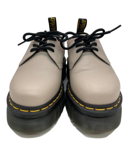 Dr.Martens（ドクターマーチン）Dr.Martens (ドクターマーチン) ドレスシューズ ベージュ サイズ:5(US)の古着・服飾アイテム