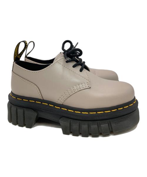 Dr.Martens（ドクターマーチン）Dr.Martens (ドクターマーチン) ドレスシューズ ベージュ サイズ:5(US)の古着・服飾アイテム