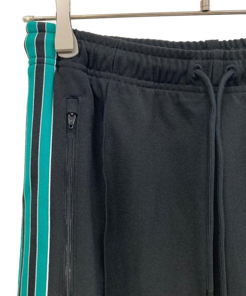 adidas（アディダス）adidas (アディダス) トラックパンツ ブラック×グリーン サイズ:M 未使用品の古着・服飾アイテム