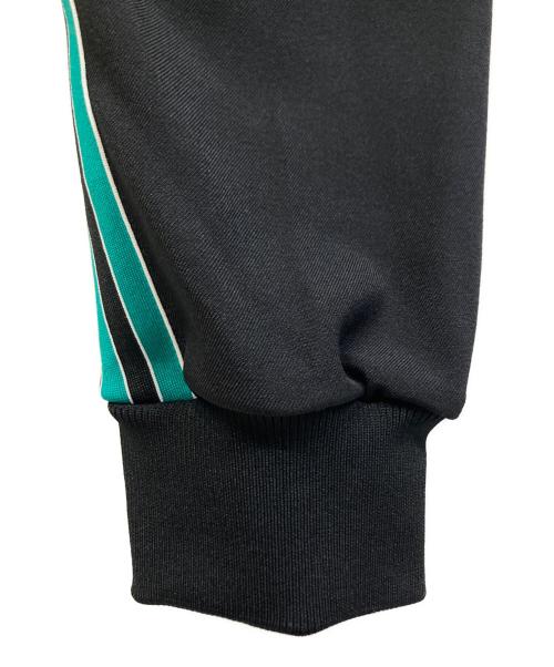 adidas（アディダス）adidas (アディダス) トラックパンツ ブラック×グリーン サイズ:M 未使用品の古着・服飾アイテム