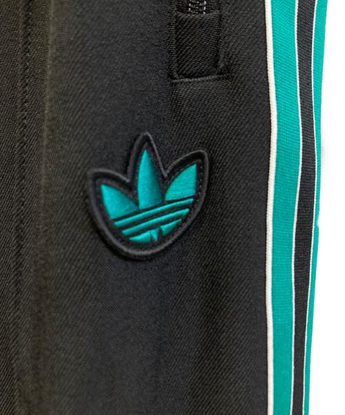 adidas（アディダス）adidas (アディダス) トラックパンツ ブラック×グリーン サイズ:M 未使用品の古着・服飾アイテム
