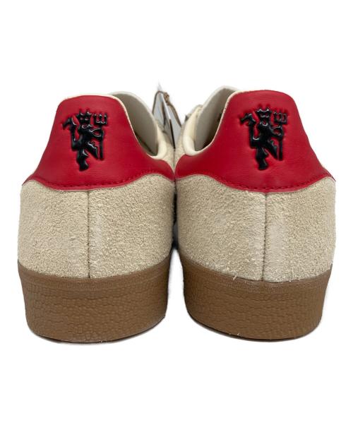 adidas（アディダス）adidas (アディダス) Gazelle Manchester United Terrace Icons ベージュ×レッド サイズ: 24cm 未使用品の古着・服飾アイテム