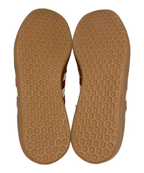 adidas（アディダス）adidas (アディダス) Gazelle Manchester United Terrace Icons ベージュ×レッド サイズ:23.5 未使用品の古着・服飾アイテム