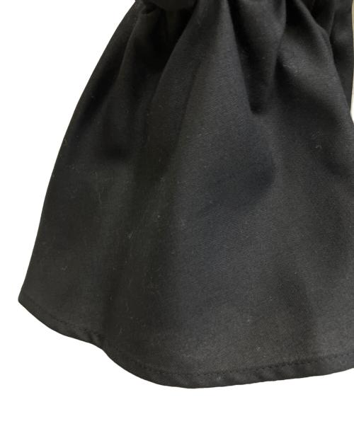 BLUE LABEL CRESTBRIDGE（ブルーレーベルクレストブリッジ）BLUE LABEL CRESTBRIDGE (ブルーレーベルクレストブリッジ) マイクロピーチスパンスタンドフリルブラウス ブラック サイズ:38の古着・服飾アイテム