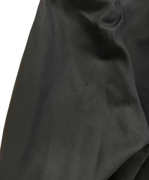 BLUE LABEL CRESTBRIDGE（ブルーレーベルクレストブリッジ）BLUE LABEL CRESTBRIDGE (ブルーレーベルクレストブリッジ) マイクロピーチスパンスタンドフリルブラウス ブラック サイズ:38の古着・服飾アイテム
