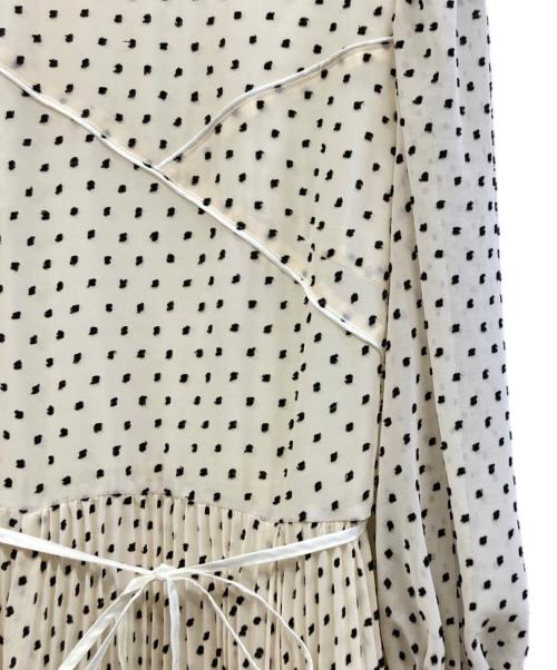 acka（エーシーケーエー）acka (エーシーケーエー) ドットワンピース ホワイト サイズ:FREEの古着・服飾アイテム