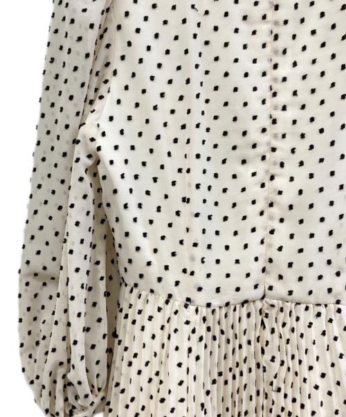 acka（エーシーケーエー）acka (エーシーケーエー) ドットワンピース ホワイト サイズ:FREEの古着・服飾アイテム
