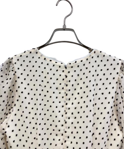 acka（エーシーケーエー）acka (エーシーケーエー) ドットワンピース ホワイト サイズ:FREEの古着・服飾アイテム