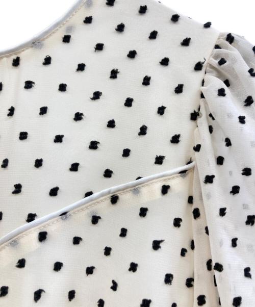 acka（エーシーケーエー）acka (エーシーケーエー) ドットワンピース ホワイト サイズ:FREEの古着・服飾アイテム