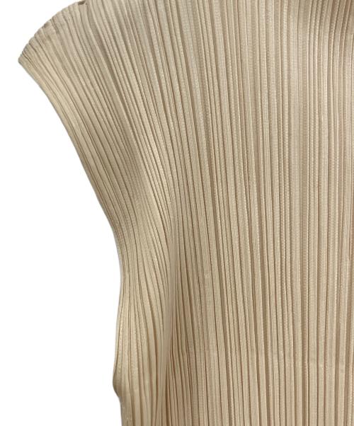 ISSEY MIYAKE（イッセイミヤケ）ISSEY MIYAKE (イッセイミヤケ) ノースリーブカットソー ベージュ サイズ:Mの古着・服飾アイテム