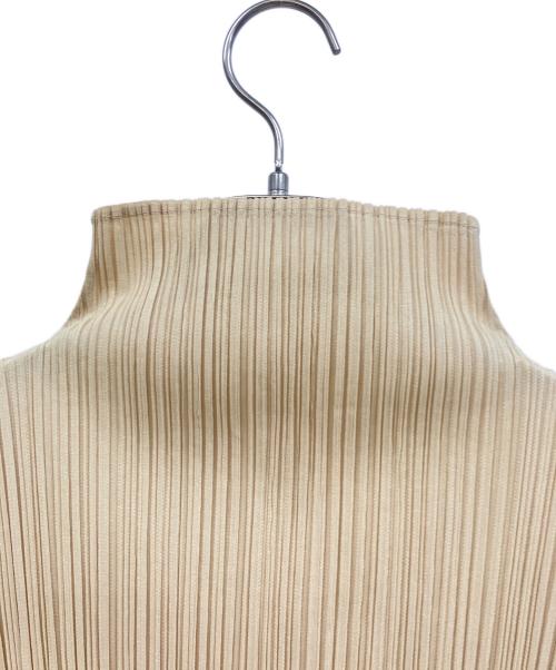 ISSEY MIYAKE（イッセイミヤケ）ISSEY MIYAKE (イッセイミヤケ) ノースリーブカットソー ベージュ サイズ:Mの古着・服飾アイテム