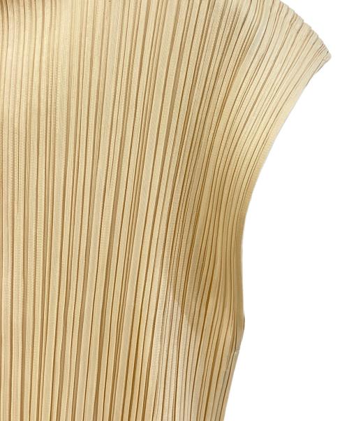 ISSEY MIYAKE（イッセイミヤケ）ISSEY MIYAKE (イッセイミヤケ) ノースリーブカットソー ベージュ サイズ:Mの古着・服飾アイテム