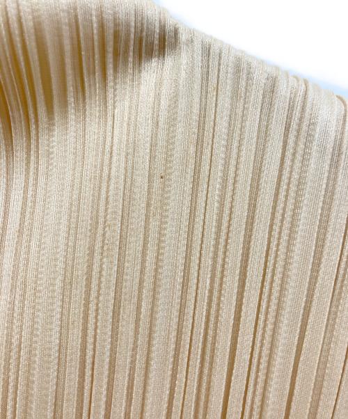 ISSEY MIYAKE（イッセイミヤケ）ISSEY MIYAKE (イッセイミヤケ) ノースリーブカットソー ベージュ サイズ:Mの古着・服飾アイテム