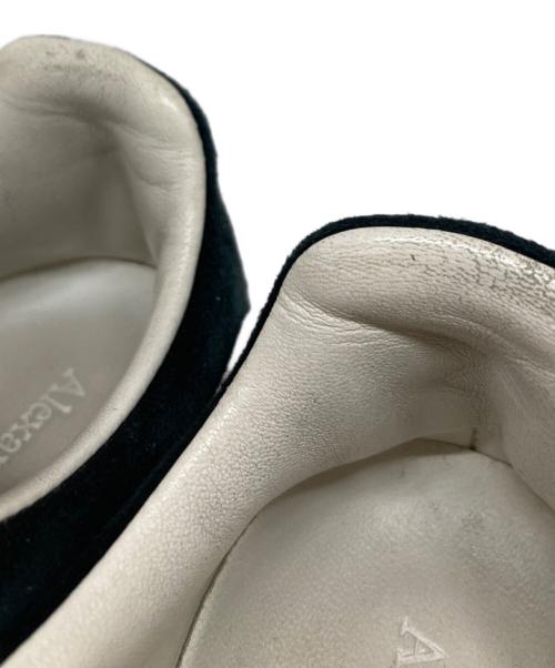 ALEXANDER McQUEEN（アレキサンダーマックイーン）ALEXANDER McQUEEN (アレキサンダーマックイーン) スニーカー ホワイト サイズ: 23.5cmの古着・服飾アイテム