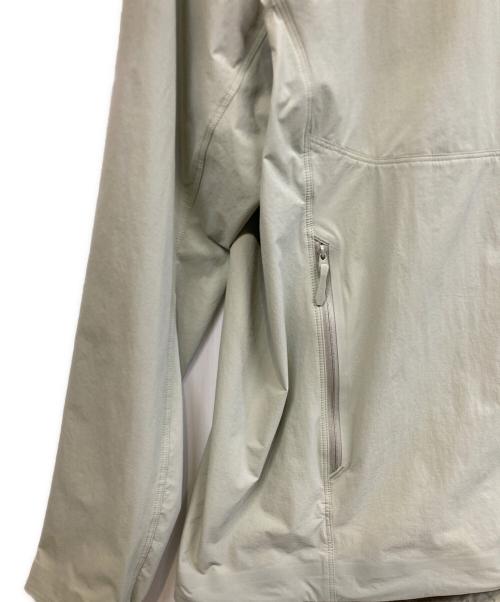 ARC'TERYX（アークテリクス）ARC'TERYX (アークテリクス) ナイロンジャケット ベージュ サイズ:Lの古着・服飾アイテム