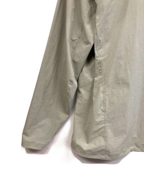 ARC'TERYX（アークテリクス）ARC'TERYX (アークテリクス) ナイロンジャケット ベージュ サイズ:Lの古着・服飾アイテム