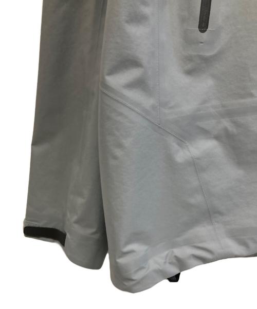ARC'TERYX（アークテリクス）ARC'TERYX (アークテリクス) ナイロンジャケット ライトグレー サイズ:XLの古着・服飾アイテム