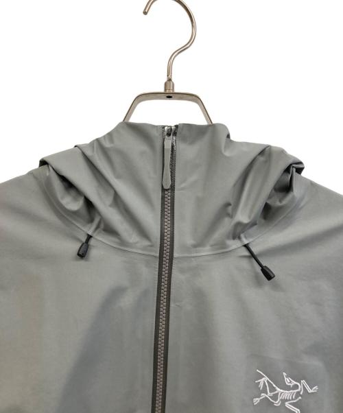 ARC'TERYX（アークテリクス）ARC'TERYX (アークテリクス) ナイロンジャケット ライトグレー サイズ:XLの古着・服飾アイテム