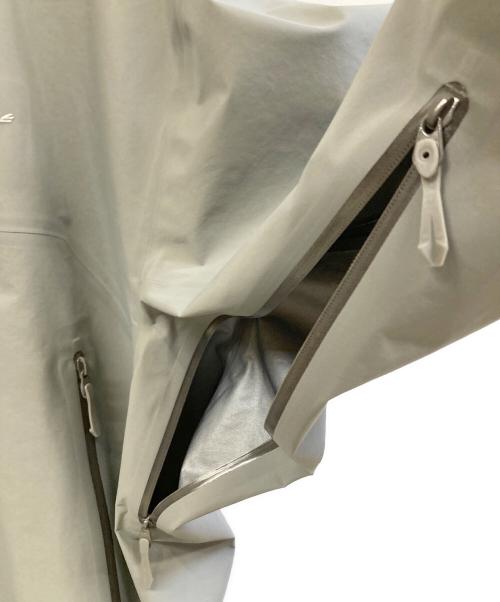 ARC'TERYX（アークテリクス）ARC'TERYX (アークテリクス) ナイロンジャケット ライトグレー サイズ:XLの古着・服飾アイテム