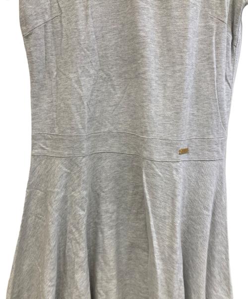 BLUE LABEL CRESTBRIDGE（ブルーレーベルクレストブリッジ）BLUE LABEL CRESTBRIDGE (ブルーレーベルクレストブリッジ) 半袖ワンピース グレー サイズ:38の古着・服飾アイテム