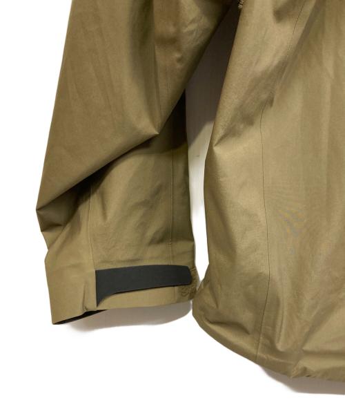 ARC'TERYX（アークテリクス）ARC'TERYX (アークテリクス) ALPHA JACKET LT GEN2 カーキ サイズ:S 未使用品の古着・服飾アイテム