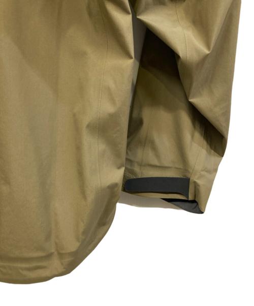 ARC'TERYX（アークテリクス）ARC'TERYX (アークテリクス) ALPHA JACKET LT GEN2 カーキ サイズ:S 未使用品の古着・服飾アイテム