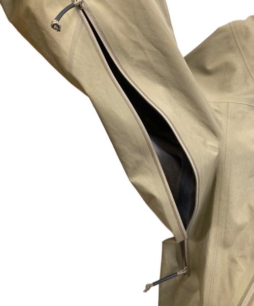 ARC'TERYX（アークテリクス）ARC'TERYX (アークテリクス) ALPHA JACKET LT GEN2 カーキ サイズ:S 未使用品の古着・服飾アイテム