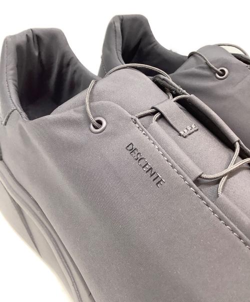 DESCENTE（デサント）DESCENTE (デサント) ランニングシューズ ライトグレー サイズ:28cmの古着・服飾アイテム