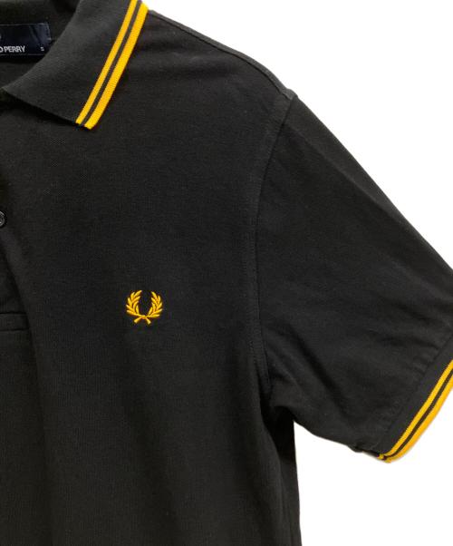 FRED PERRY（フレッドペリー）FRED PERRY (フレッドペリー) ポロシャツ ブラック サイズ:Ｓの古着・服飾アイテム