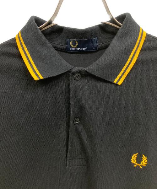 FRED PERRY（フレッドペリー）FRED PERRY (フレッドペリー) ポロシャツ ブラック サイズ:Ｓの古着・服飾アイテム