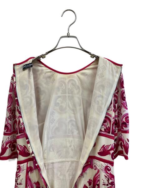 DOLCE & GABBANA（ドルチェ＆ガッバーナ）DOLCE & GABBANA (ドルチェ＆ガッバーナ) マジョリカワンピース Silk All Over Print Short Sleeve Dress ショッキングピンク サイズ:40の古着・服飾アイテム