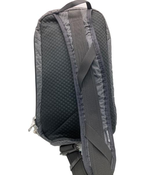 pacsafe（パックセーフ）pacsafe (パックセーフ) ショルダーバッグ グレーの古着・服飾アイテム