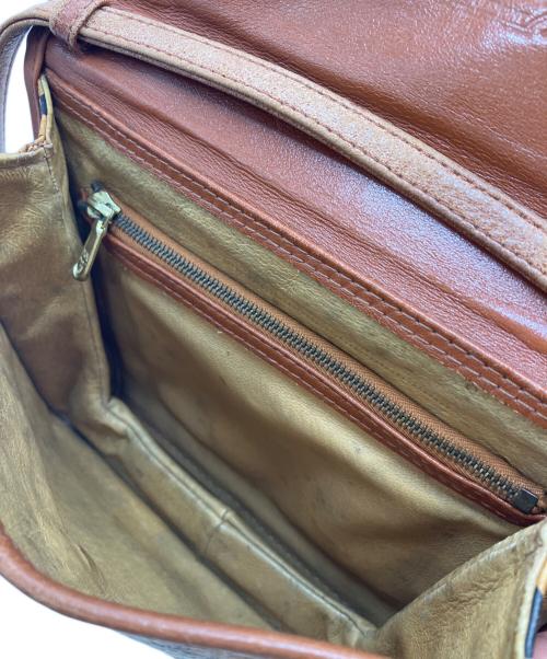 MCM（エムシーエム）MCM (エムシーエム) ショルダーバッグ ブラウンの古着・服飾アイテム