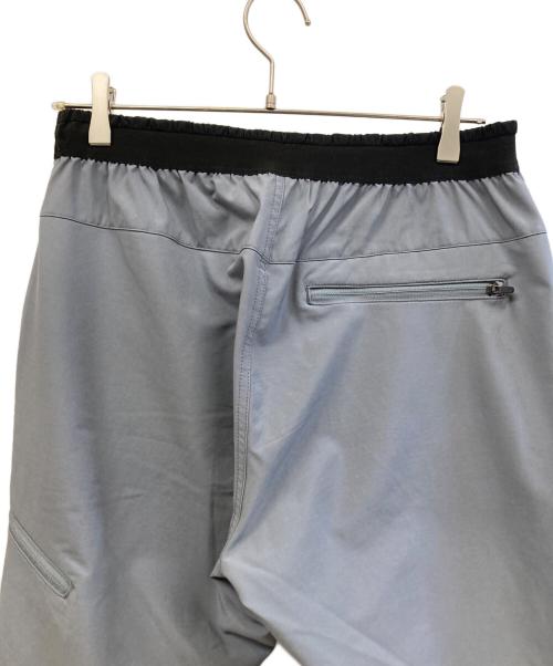 MOUNTAIN HARD WEAR（マウンテンハードウェア）MOUNTAIN HARD WEAR (マウンテンハードウェア) トレッキングボトム(ロング) ライトグレー サイズ:Mの古着・服飾アイテム