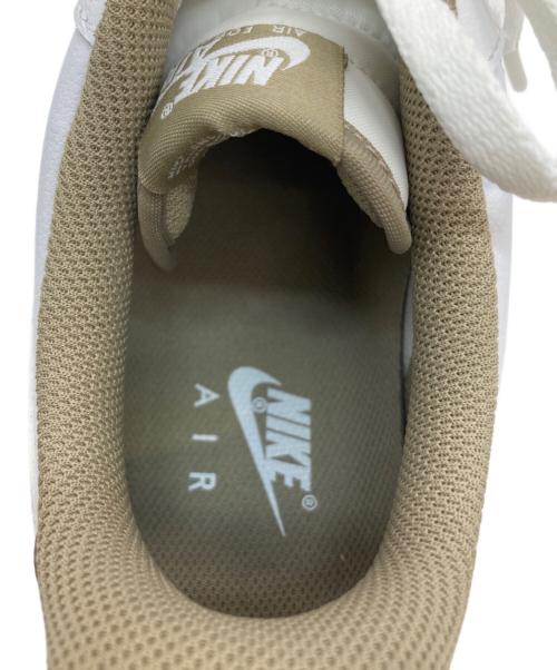 NIKE（ナイキ）NIKE (ナイキ) スニーカー ホワイト×ベージュ サイズ:27の古着・服飾アイテム