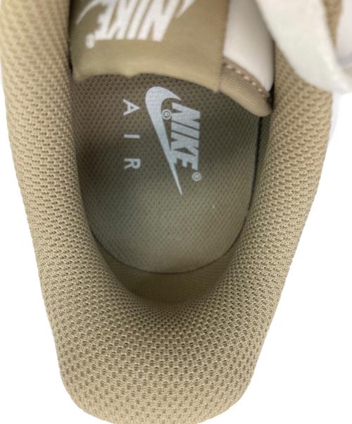 NIKE（ナイキ）NIKE (ナイキ) スニーカー ホワイト×ベージュ サイズ:27の古着・服飾アイテム