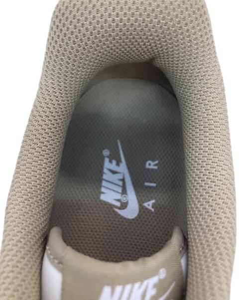NIKE（ナイキ）NIKE (ナイキ) スニーカー ホワイト×ベージュ サイズ:27の古着・服飾アイテム