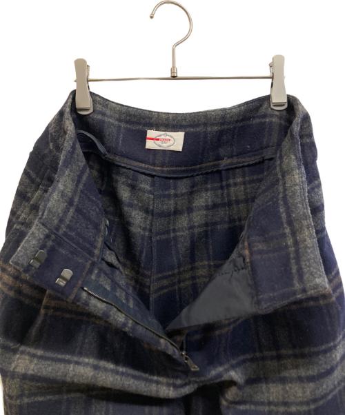 PRADA（プラダ）PRADA (プラダ) ショートパンツ グレー サイズ:38の古着・服飾アイテム