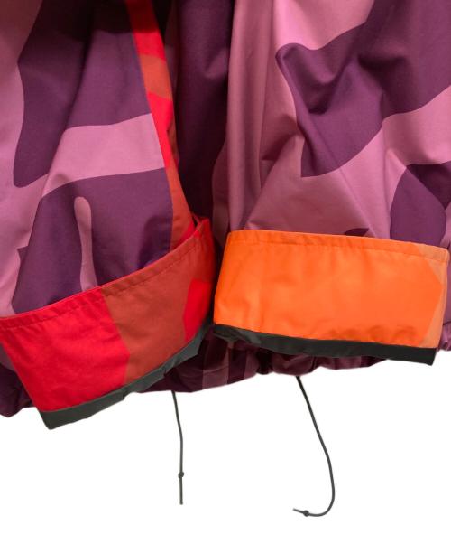 THE NORTH FACE（ザ ノース フェイス）THE NORTH FACE (ザ ノース フェイス) KAWS (カウズ) マウンテンパーカー パープル サイズ:XLの古着・服飾アイテム