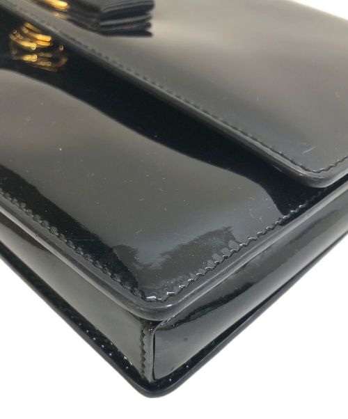 Salvatore Ferragamo（サルヴァトーレ フェラガモ）Salvatore Ferragamo (サルヴァトーレ フェラガモ) ヴァラリボンチェーンショルダーバッグ ブラックの古着・服飾アイテム