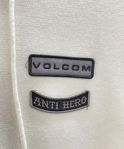VOLCOM（ボルコム）VOLCOM (ボルコム) プルオーバーパーカー ホワイト サイズ:Mの古着・服飾アイテム