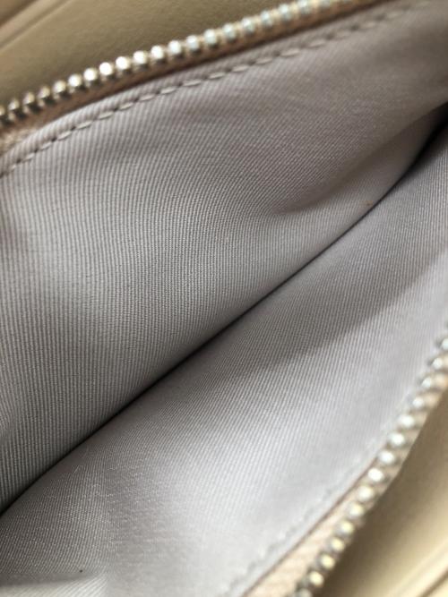 LAUREN RALPH LAUREN（ローレンラルフローレン）LAUREN RALPH LAUREN (ローレンラルフローレン) ラウンドファスナー長財布 ピンクの古着・服飾アイテム