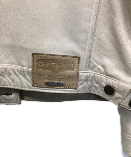 CHEVIGNON（シェビニオン）CHEVIGNON (シェビニオン) レザーブルゾン アイボリー サイズ:Lの古着・服飾アイテム