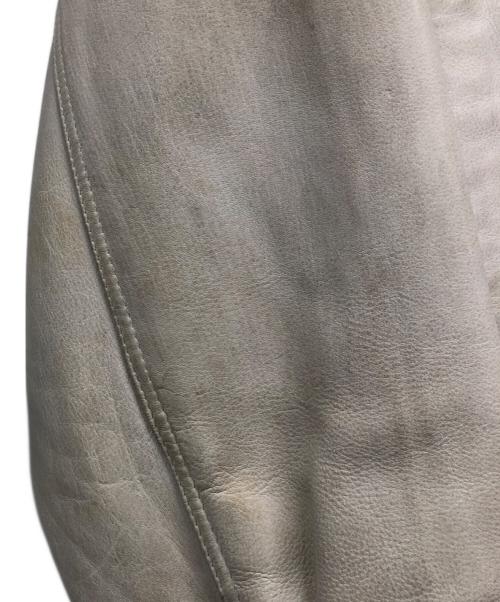 CHEVIGNON（シェビニオン）CHEVIGNON (シェビニオン) レザーブルゾン アイボリー サイズ:Lの古着・服飾アイテム