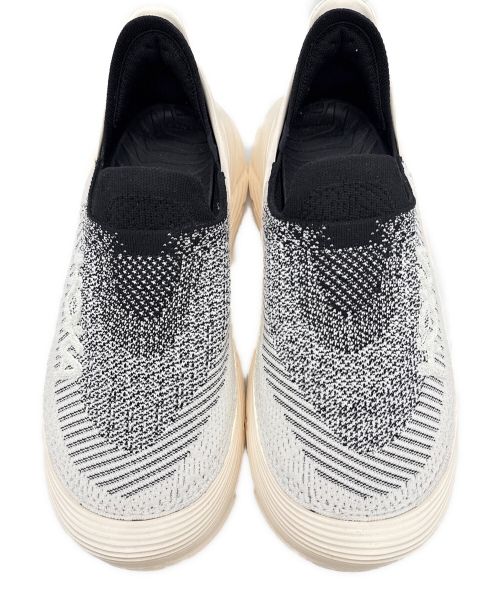 HOKAONEONE（ホカオネオネ）HOKAONEONE (ホカオネオネ) スニーカー ホワイト×ブラック サイズ:30cmの古着・服飾アイテム